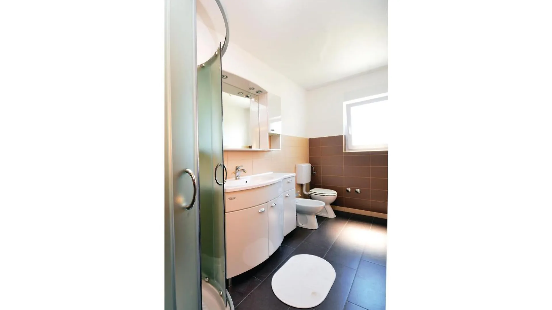 Awesome Apartment In Zdrelac With House Sea View