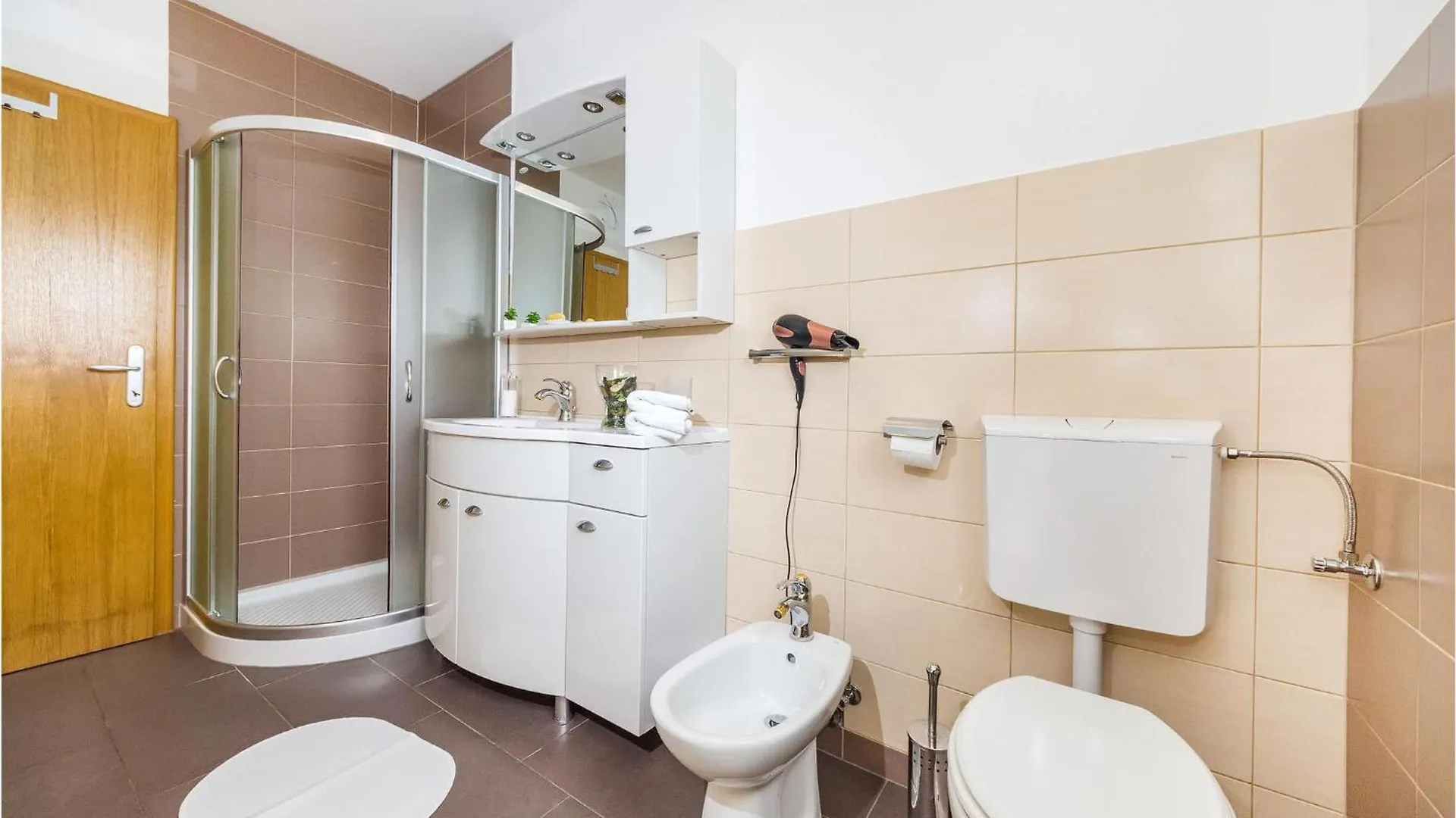 Awesome Apartment In Zdrelac With House Sea View
