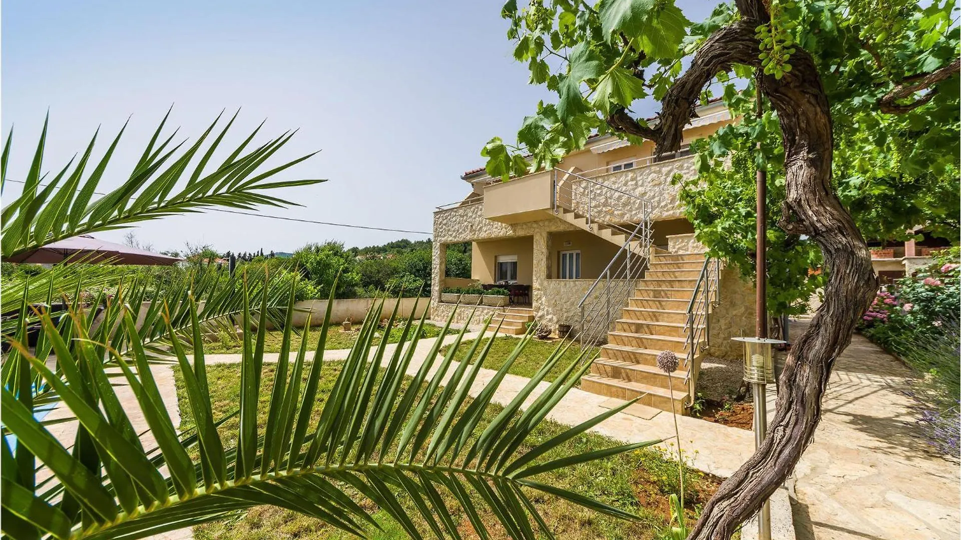 Awesome Apartment In Zdrelac With House Sea View